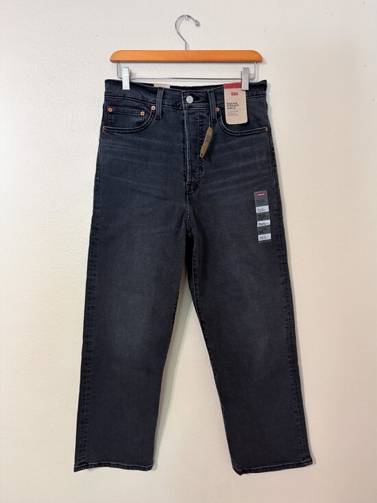 Levi's Denim - Women's Levi's Black Ribcage Straight Ankle Jeans